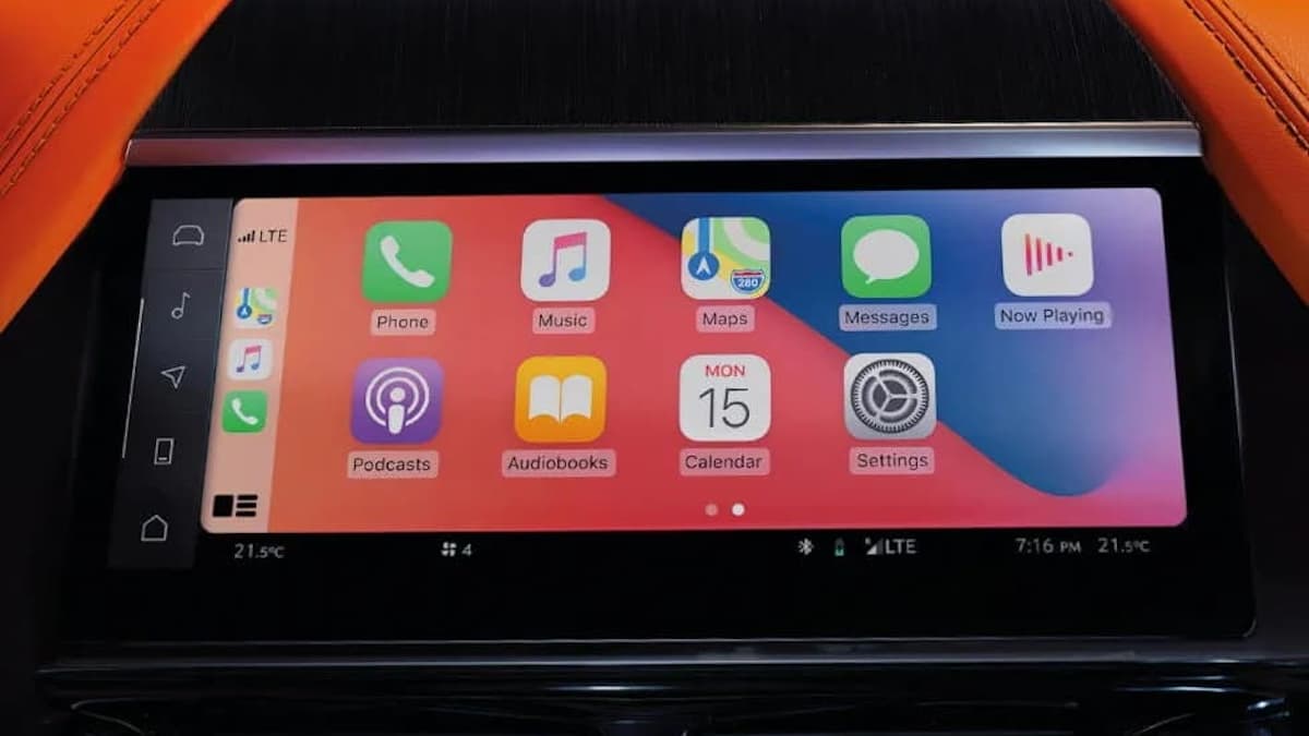 Aston Martin Apple CarPlay interface