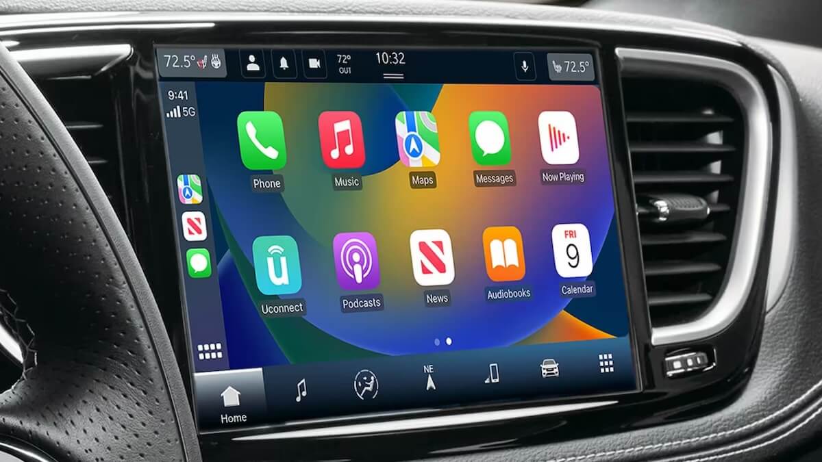 Chrysler Apple CarPlay interface